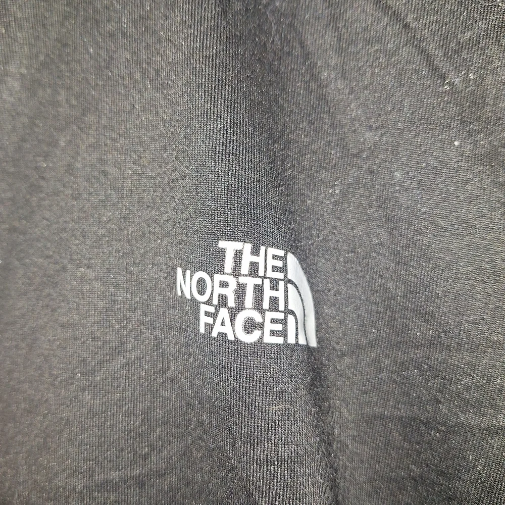 The North Face Black Long-Sleeve 1/4 Zip Pullover In A Mens XL. EUC.